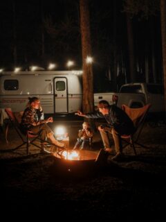Is there anything better than s’mores around a campfire? 

Good company, crackling fires, and a little chocolatey goodness. That’s what camping is all about. 
----
📸 : @monascharie